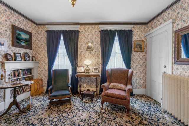 Spooky Stay At The Lizzie Borden House TravelPirates spooky-stay-at-the-lizzie-borden-house-travelpirates